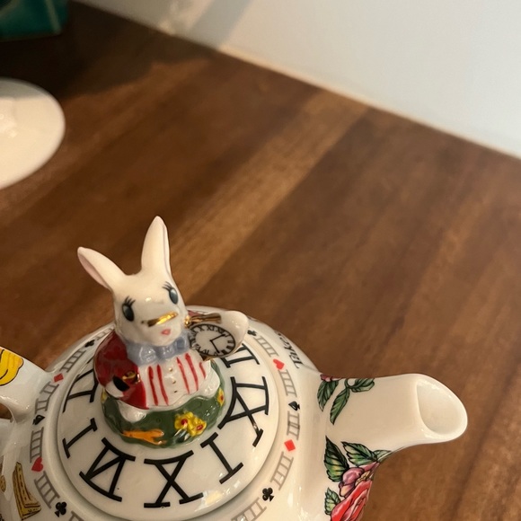 Alice in Wonderland tea set by Paul Cardew - Picture 2 of 8